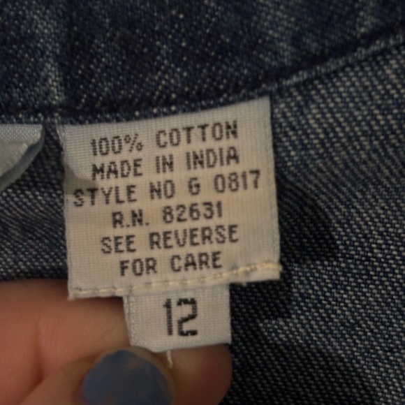 Farmhouse Denim Jumpsuit with Stylish Floral Embroidery - Picture 5 of 8